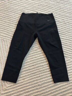 Nike Go Black Cropped Active Leggings with Side Zipper Pockets